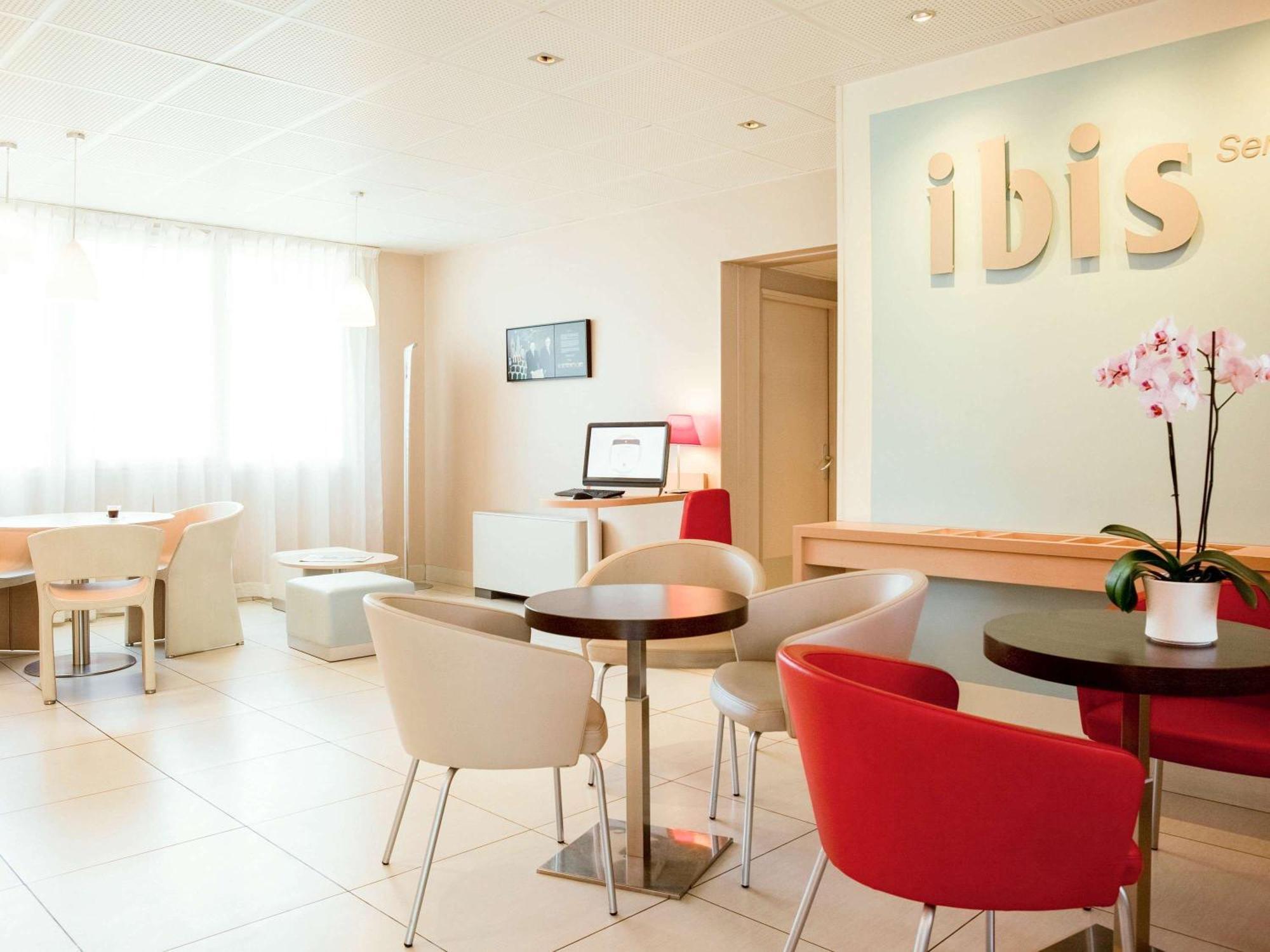 Ibis Senlis Hotel Екстериор снимка
