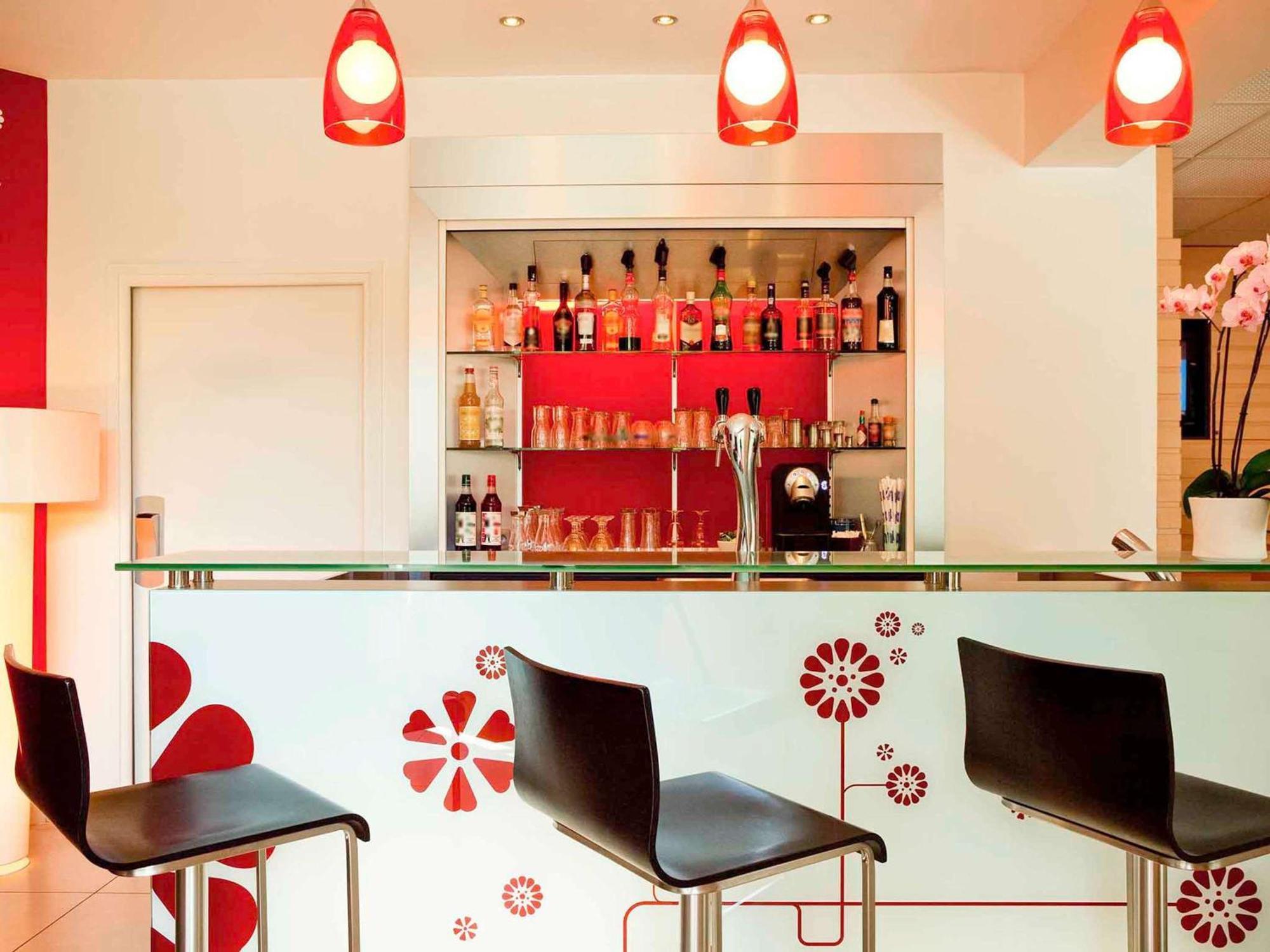 Ibis Senlis Hotel Санлис Екстериор снимка